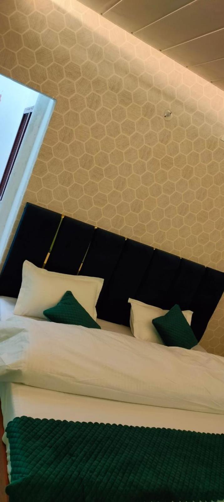 Gulab Residency Hotell Varanasi Exteriör bild